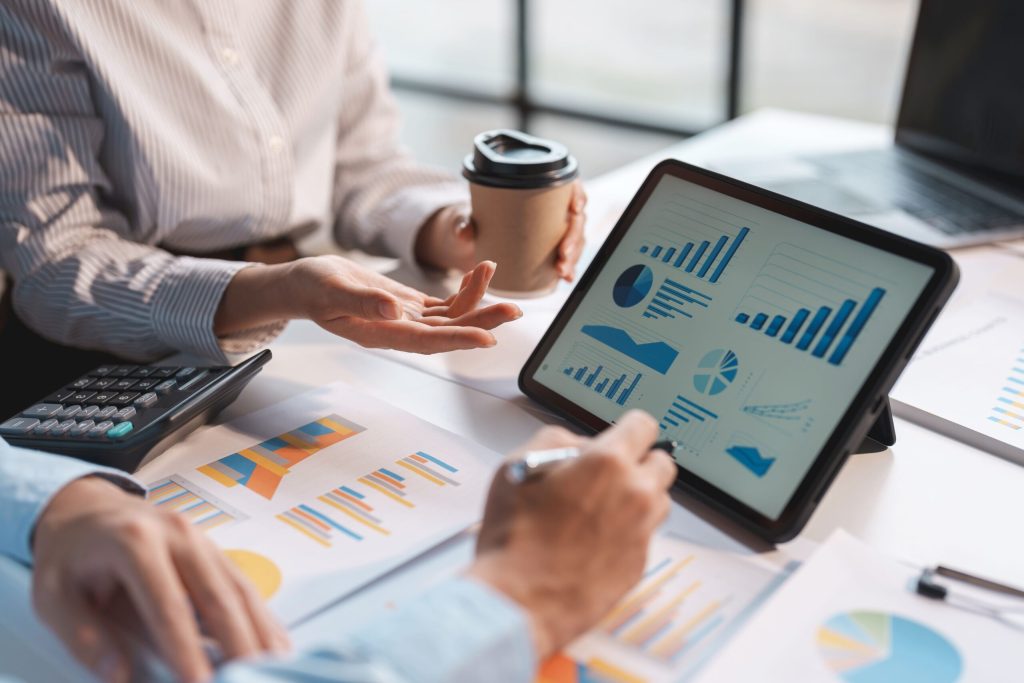 Otimize o ROI das suas campanhas para alcançar resultados estratégicos e sustentáveis. Saiba mais sobre ferramentas e análise de resultados!